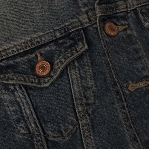 Lightly worn Forever 21 cropped denim jacket - Picture 4 of 4